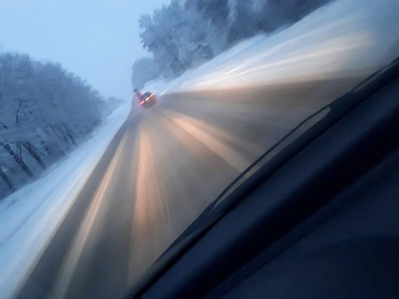 Дороги Тернопільщини продовжують «рятувати» від погоди та снігу (фото)