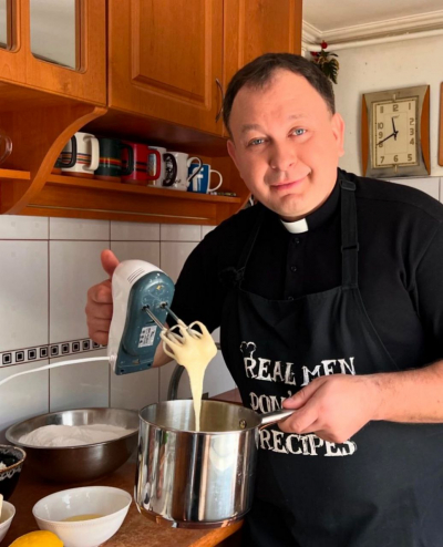 Священник-блогер з Тернопільщини поділився рецептом Великодніх пасок