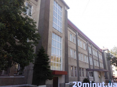 У тернопільському університеті через імовірну вибухівку евакуювали  студентів