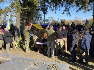 На Тернопільщині провели в останню земну дорогу військовослужбовця Василя Брика