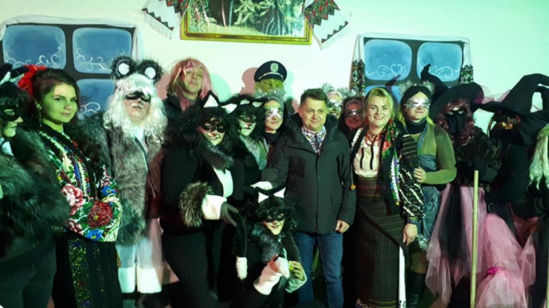«У наших краях маланкували навіть тоді, коли це заборонялося», – Віктор Овчарук привітав учасників Маланки у Горошовій