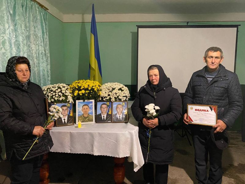 На Тернопільщині презентували фільм присвячений Героям-кіборгам “Трохи нижче неба”