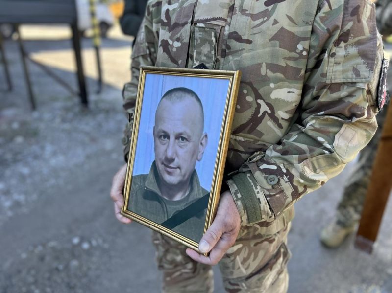 На Тернопільщині попрощалися з полеглим Героєм Михайлом Дацишиним