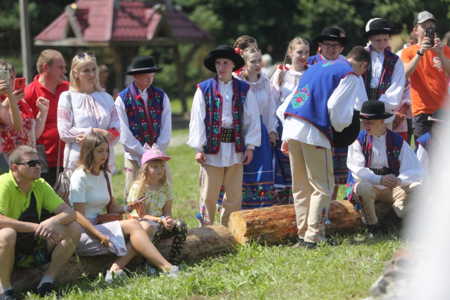 Нова порція світлин з масштабного лемківського фестивалю на Тернопільщині (фоторепортаж)