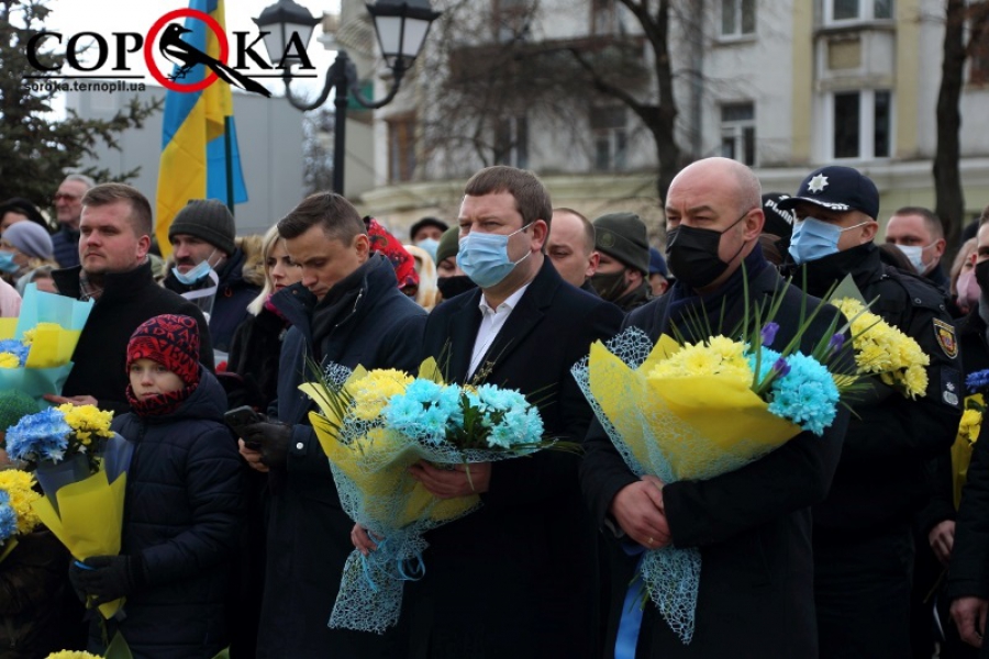 У центрі міста понад сотню тернополян вшановували пам&#039;ять Кобзаря (фоторепортаж)