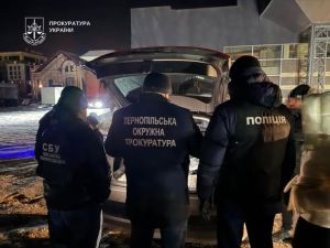Обіцяв за 30 тис доларів США допомогти уникнути відповідальності за СЗЧ— підозрюють тернополянина