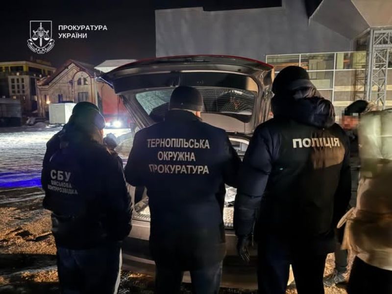 Обіцяв за 30 тис доларів США допомогти уникнути відповідальності за СЗЧ— підозрюють тернополянина
