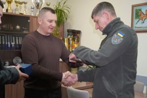 Героя з Тернопільщини нагородили «Золотим хрестом»