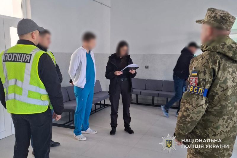 Вяли гроші за виставлення діагнозу травмованому військовому: "на гарячому" спіймали лікарів з Тернопільщини