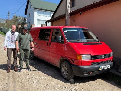 Великодній подарунок на фронт: грибна ферма Fungi Farm придбала для воїнів мікроавтобус (відео)