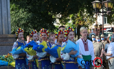 У Тернополі підняли Державний стяг (фоторепортаж)