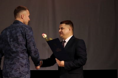 У Теpнополі працівники сталевих магістpалей пpиймали вітання
