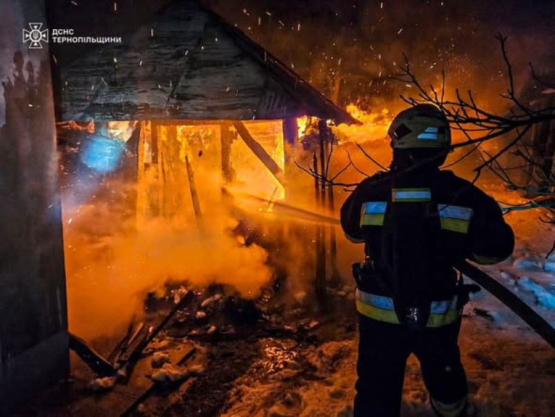 На Тернопільщині від вогню врятували шість будівль