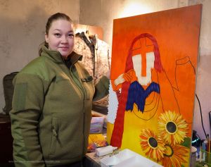 На війні рятує життя, у перервах творить: історія бойової медикині Каріни з 44-ї бригади