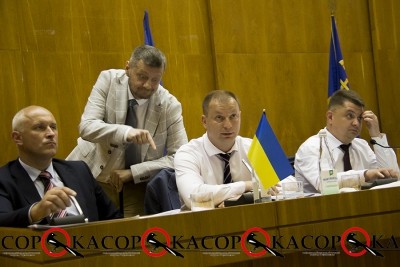 Через провокації, прихований піар та суперечки сесія Тернопільської облради на перерві до п’ятниці