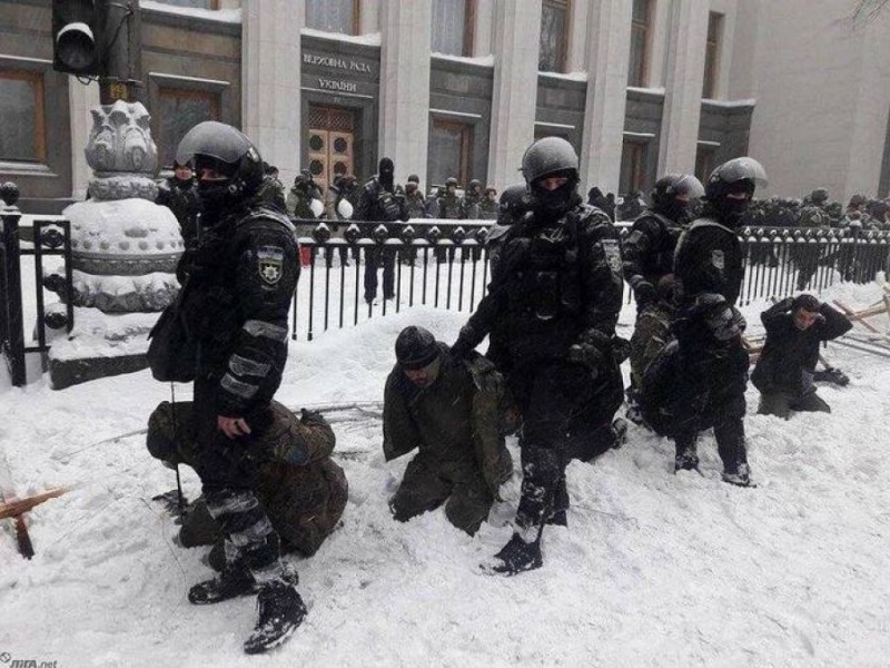 Мета влади: заборонити протести в Україні, залякати українців та змусити нас змиритися з пануванням олігархічного режиму! - заява українських націоналістів