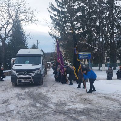 На Тернопільщині попрощалися з полеглим Героєм Олександром Навозняком
