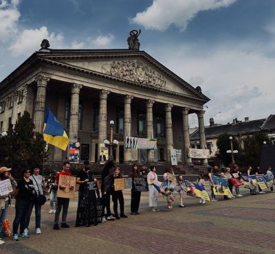 Тернополяни знову вийшли на акцію, щоб нагадати про воїнів, які перебувають в полоні (фото)