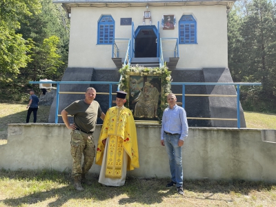 У легендарній капличці на Кременеччині помолилися за козаків та сучасних українських воїнів (відео)
