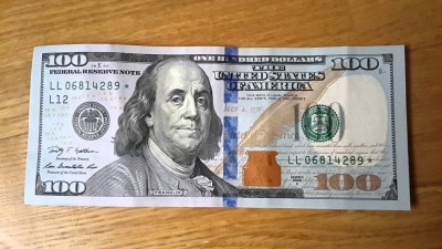 Сто доларів США  - за непритягнення до відповідальності: у Тернополі поліцейському пропонували хабар