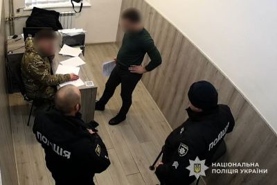 На Тернопільщині слідчі поліції повідомили про підозру заступнику начальника одного із районних ТЦК в отриманні неправомірної вигоди