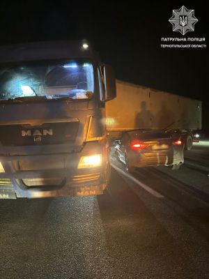 На Тернопільщині вантажівка протаранила легкове авто