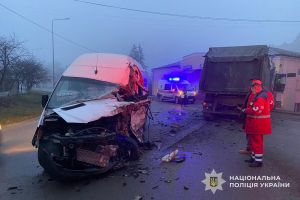 Внаслідок ДТП на Тернопільщині загинув водій мікроавтобуса