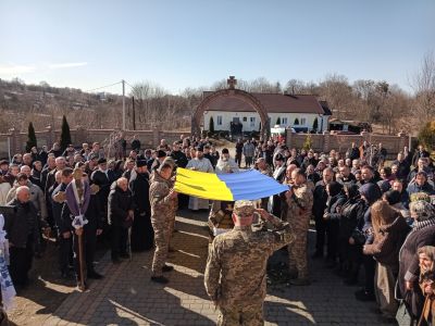 На Тернопільщині попрощалися з воїном, який загинув на Куп'янському напрямку