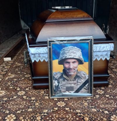 Назавжди до рідного дому повернули тіло Героя Петра Костишина