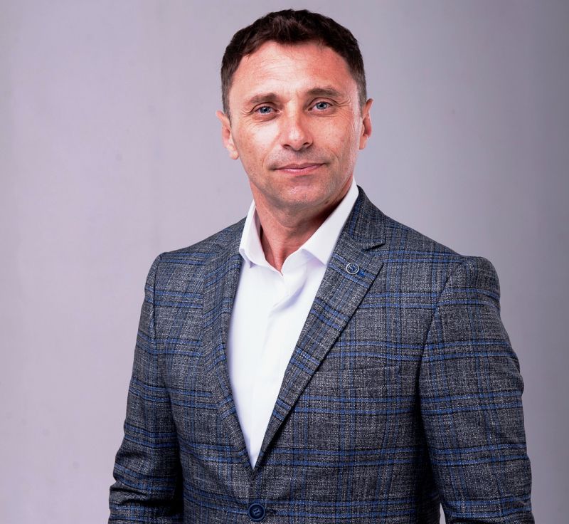 «Варто запровадити у четвертій школі Тернополя уроки польської та російської мови», - заявив Олександр Кравчук, голова тернопільської ОПЗЖ