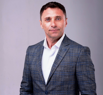 «Варто запровадити у четвертій школі Тернополя уроки польської та російської мови», - заявив Олександр Кравчук, голова тернопільської ОПЗЖ