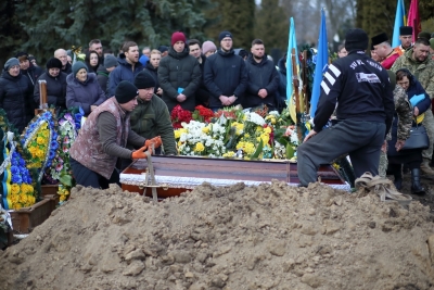 Тернопіль сьогодні попрощався із 33-річним захисником Богданом Покітком (фоторепортаж)