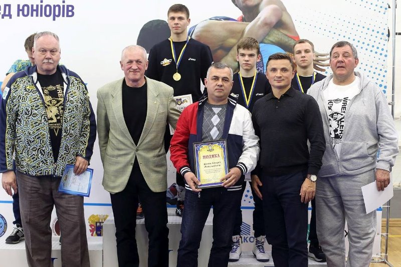 «Здорові духом та тілом люди – опора українського суспільства», – Михайло Головко нагородив кращих борців України 