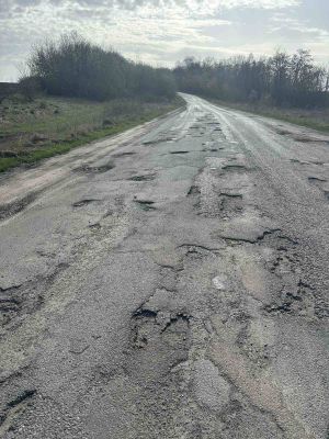 Скільки ще терпіти: на Тернопільщині люди обурені станом доріг