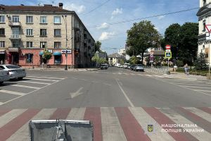 На пішохідному переході у центрі Тернополя збили 23-річну дівчину
