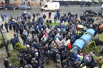 Крик, штовханина і відсутність кворуму – як НЕ відбулася сесія Тернопільської міськради (фото)
