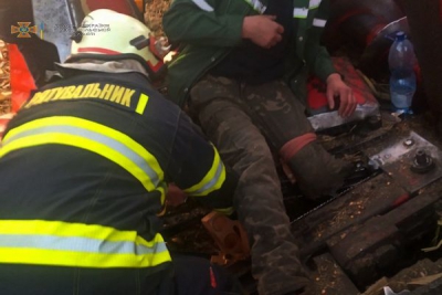 На Тернопільщині чоловік потрапив під жатку комбайна. Йому ампутувало ногу