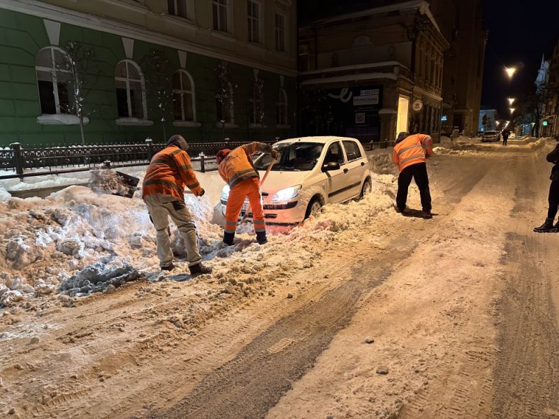 Цілодобова робота дала результат: як Тернопіль втримав ситуацію після циклону та не допустив колапс