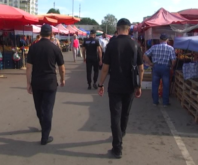 На тернопільських ринках мобільні групи перевіяють дотриманням вимог карантину