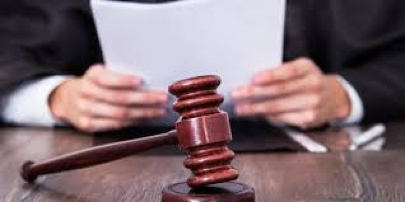 Судитимуть жителя Тернопільщини, який пропонував 10 000 доларів США працівникам поліції