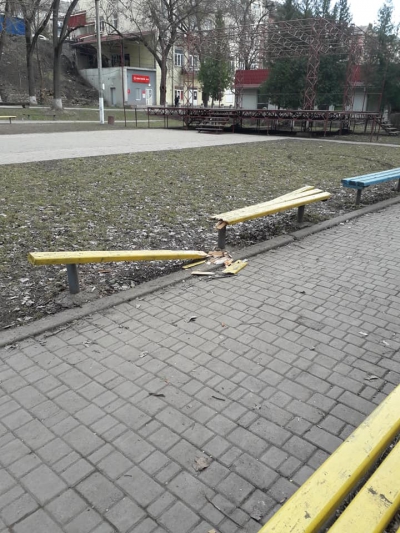 У райцентрі на Тернопільщині "попрацювали" вандали (фотофакт)