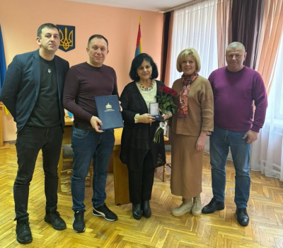 Ігор Василів вручив директорці музею у Кременці почесну грамоту від Верховної Ради України