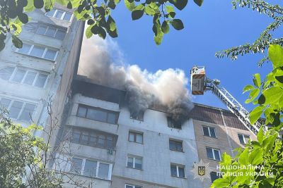 Причину пожежі в Тернополі встановлять слідчі поліції та експерти ДСНС