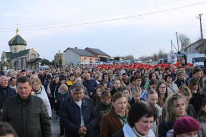 У Збаражі відбулася велелюдна Хресна хода (фото)
