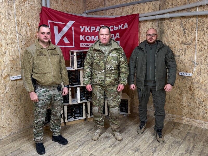 Волонтери «Української команди» на Новий рік привезли на фронт чергову партію дронів
