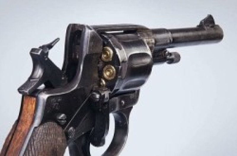 Слідчі Тернополя повідомили підозру кременчанину, який торгував зброєю