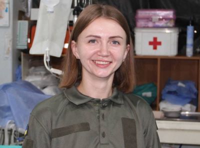 На фронті не вистачає медиків: санітарна інструкторка “Кіт” із 110-ї бригади закликає приєднуватися