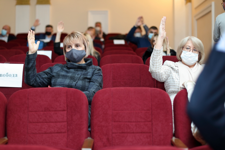 Новообрані депутати Тернопільської міської ради сьогодні засідають вдруге (фоторепортаж)