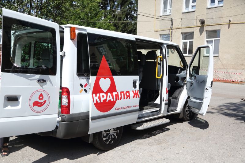 Донорський автомобіль розпочинає виїзди: здати кров тепер можна у громадах Тернопільщини