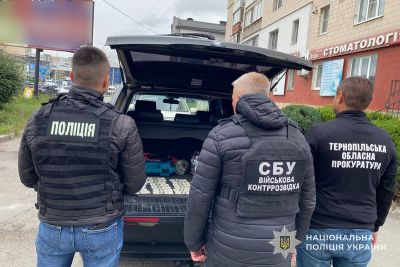 Обіцяв військовому &quot;полегшити&quot; службу в ЗСУ: на хабарі спіймали екс-працівника медустанови Тернополя